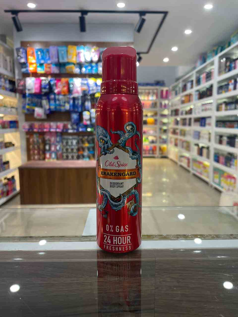 اسپری دئودورانت و خوشبوکننده بدن مردانه اولد اسپایس مدل کراکنگارد (Old Spice Krakengard Deodorant Body Spray) بدون گاز