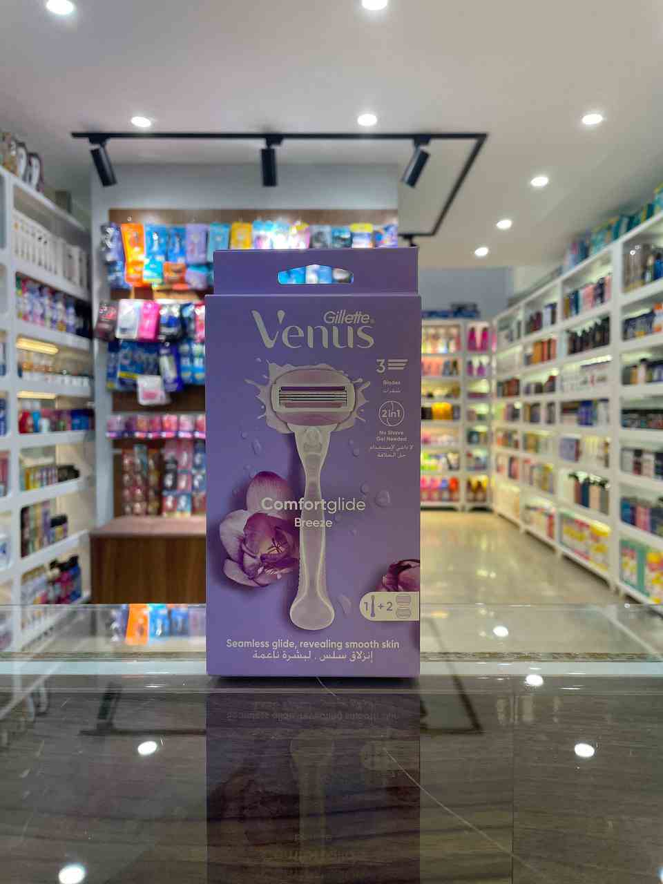 خودتراش زنانه ۳ تیغه ژیلت ونوس مدل کامفورت گلاید بریز همراه با ۲ یدک (Gillette Venus ComfortGlide Breeze Razor 1+2)